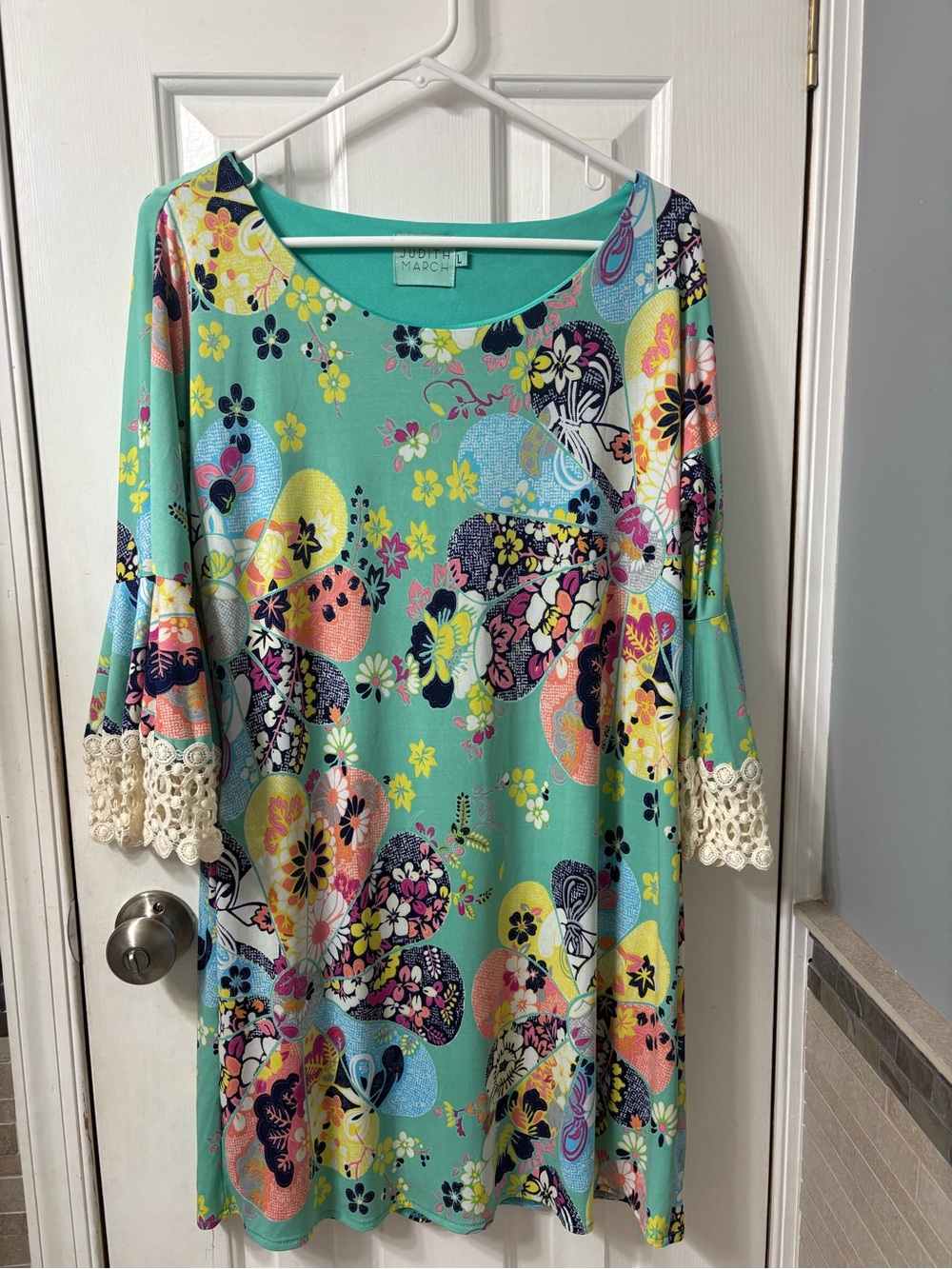 Mint Floral Crochet-Sleeve Womens Top